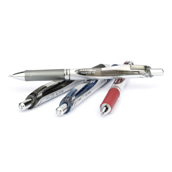 Pentel zselés rollertoll szett EnerGel 0,35 mm 4 db-os - fekete, kék, piros, zöld Pentel zselés rollertoll szett EnerGel 0,35 mm 4 db-os - fekete, kék, piros, zöld