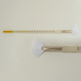 Ecset, Soft Grip hosszú nyelű hófehér legyező ecset 4 Ecset, Soft Grip hosszú nyelű hófehér legyező ecset 4