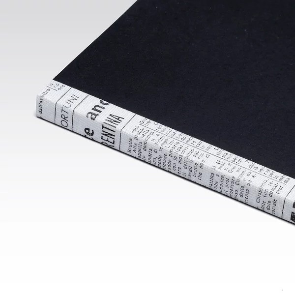 Fabriano Soft Touch jegyzetfüzet, 90 g, 10,5x14,8 cm, Black (fekete) Fabriano Soft Touch jegyzetfüzet, 90 g, 10,5x14,8 cm, Black (fekete)